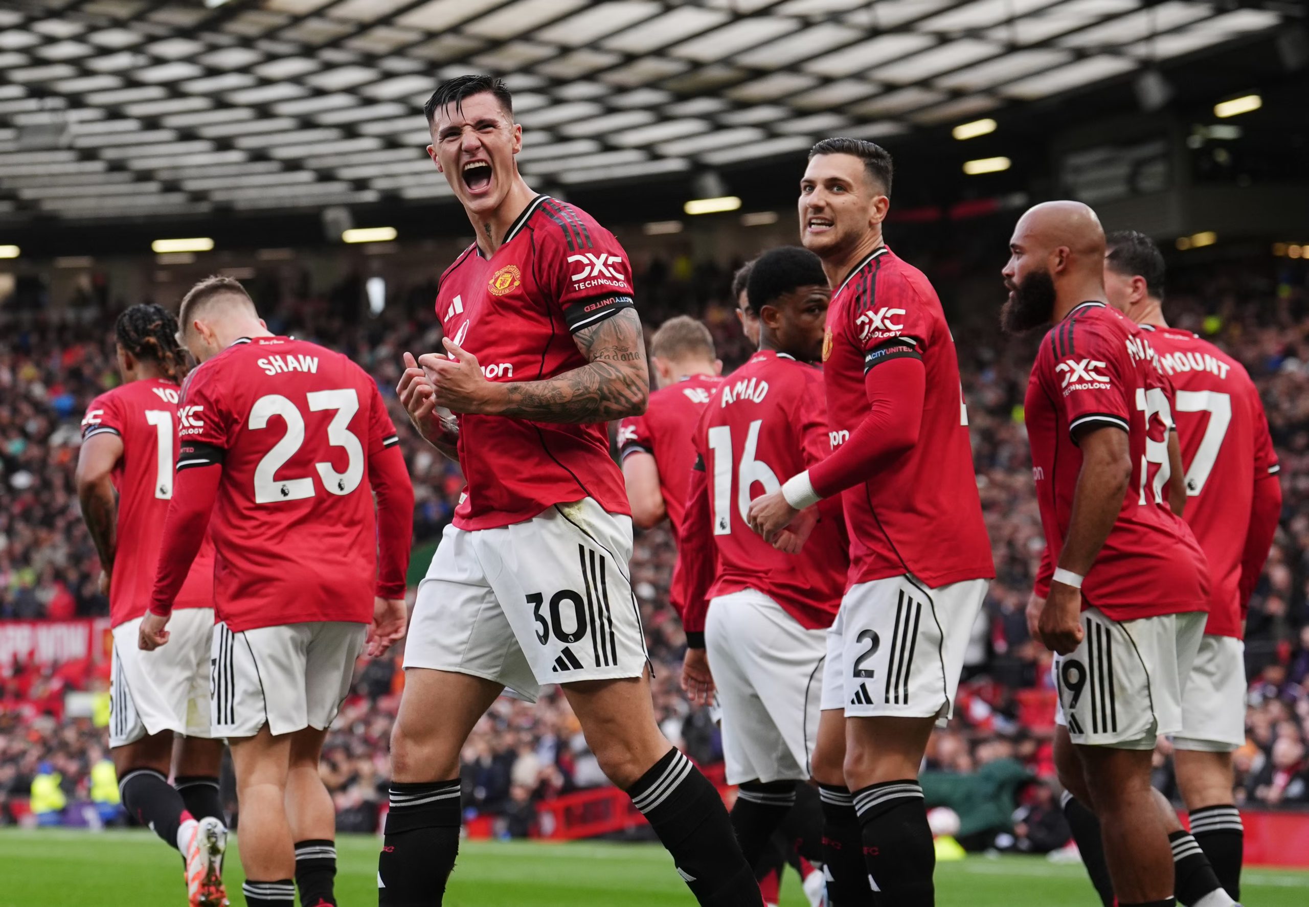 Manchester United Secure 2-0 Victory Over Sunderland