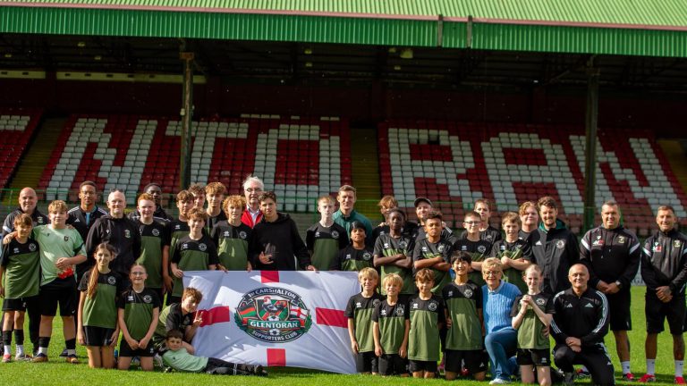 Glentoran Hosts Onside Soccer Youth Players