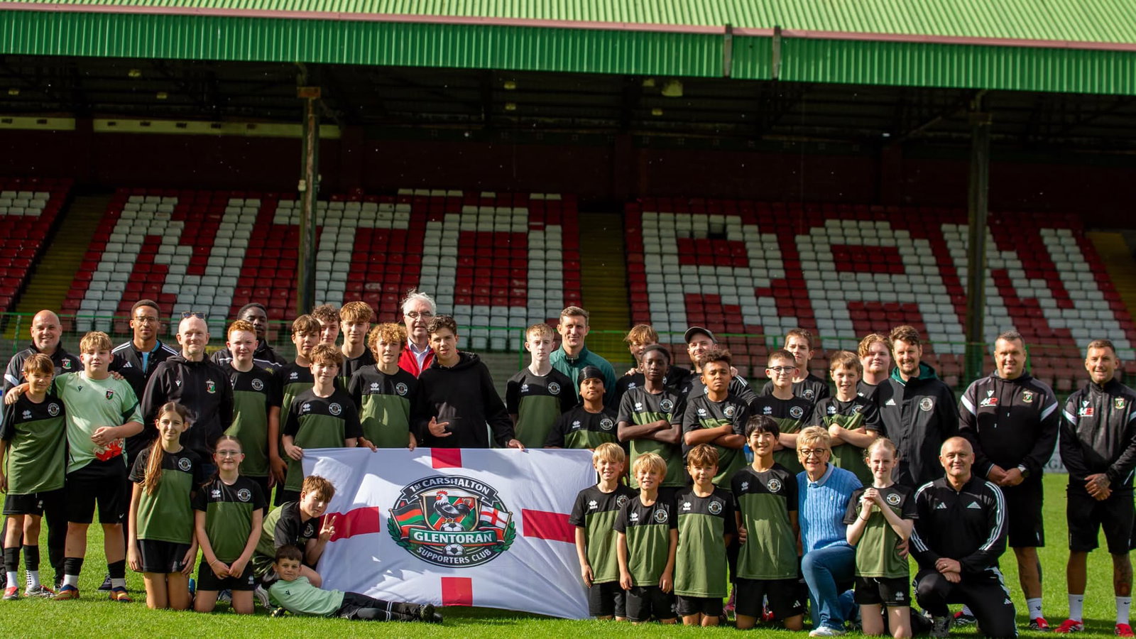 Glentoran Hosts Onside Soccer Youth Players
