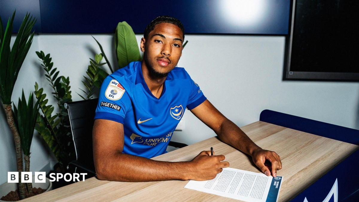 Portsmouth sign Arthur on loan from Brentford